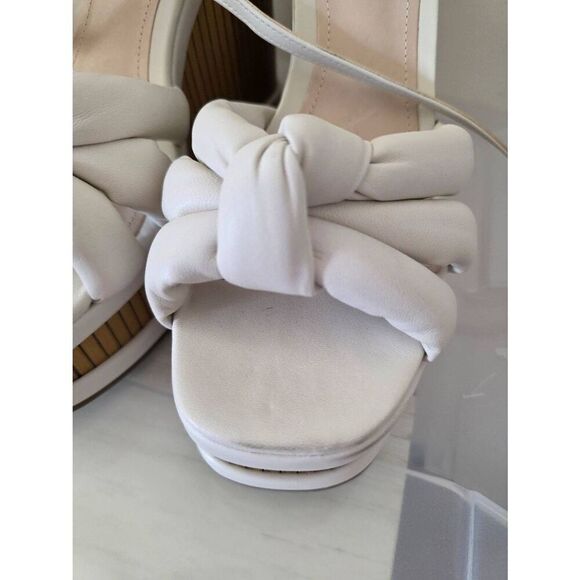 Schutz Mindy Wedge in Pearl 9.5B - Picture 6 of 15